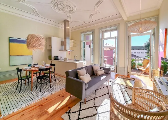 Stunning Flat With Private Balcony In Center Porto