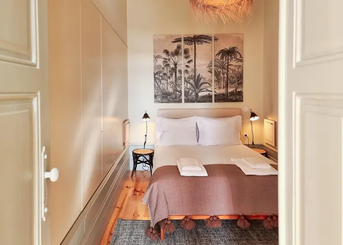 Stunning Flat With Private Balcony In Center Apartman