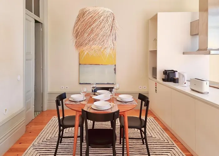 Apartman Stunning Flat With Private Balcony In Center