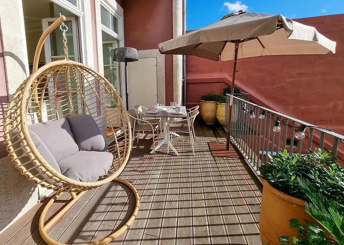 Apartman Stunning Flat With Private Balcony In Center *