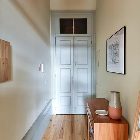 Apartment Stunning Flat With Private Balcony In Center *