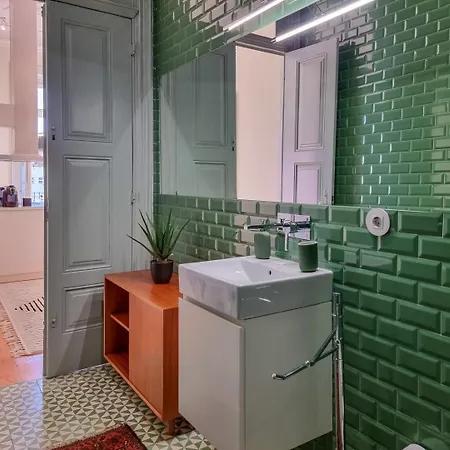 Apartment Stunning Flat With Private Balcony In Center
