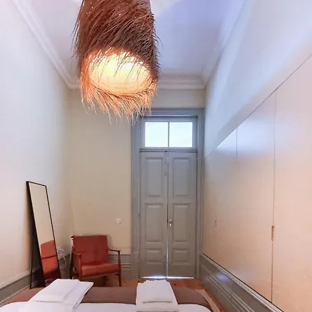 Stunning Flat With Private Balcony In Center 아파트 *
