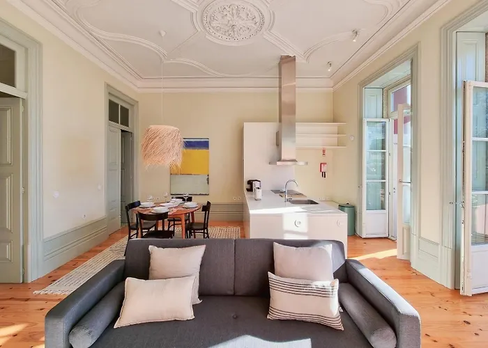 Stunning Flat With Private Balcony In Center * بورتو