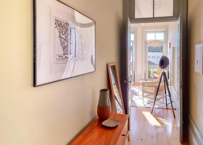 Stunning Flat With Private Balcony In Center Appartamento