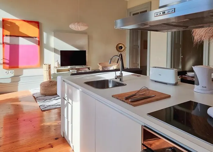 Stunning Flat With Private Balcony In Center Appartamento *