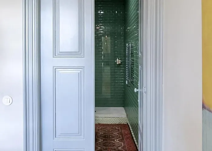 شقة Stunning Flat With Private Balcony In Center *