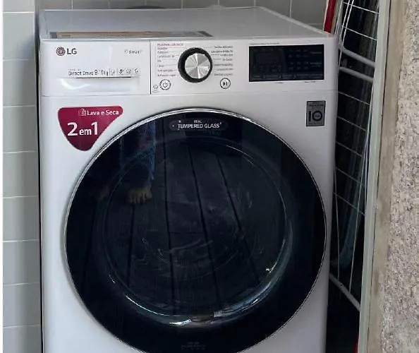 Stunning Flat With Private Balcony In Center بورتو