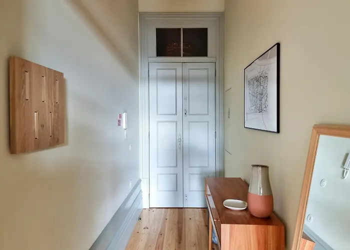 Lejlighed Stunning Flat With Private Balcony In Center *