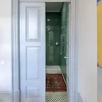 Lejlighed Stunning Flat With Private Balcony In Center *