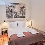Stunning Flat With Private Balcony In Center