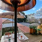 Lejlighed Stunning Flat With Private Balcony In Center