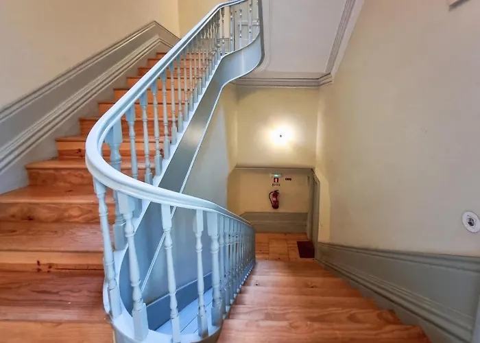 Lägenhet Stunning Flat With Private Balcony In Center Oporto