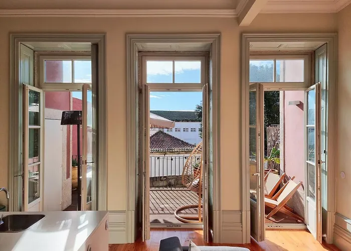 Stunning Flat With Private Balcony In Center * Oporto